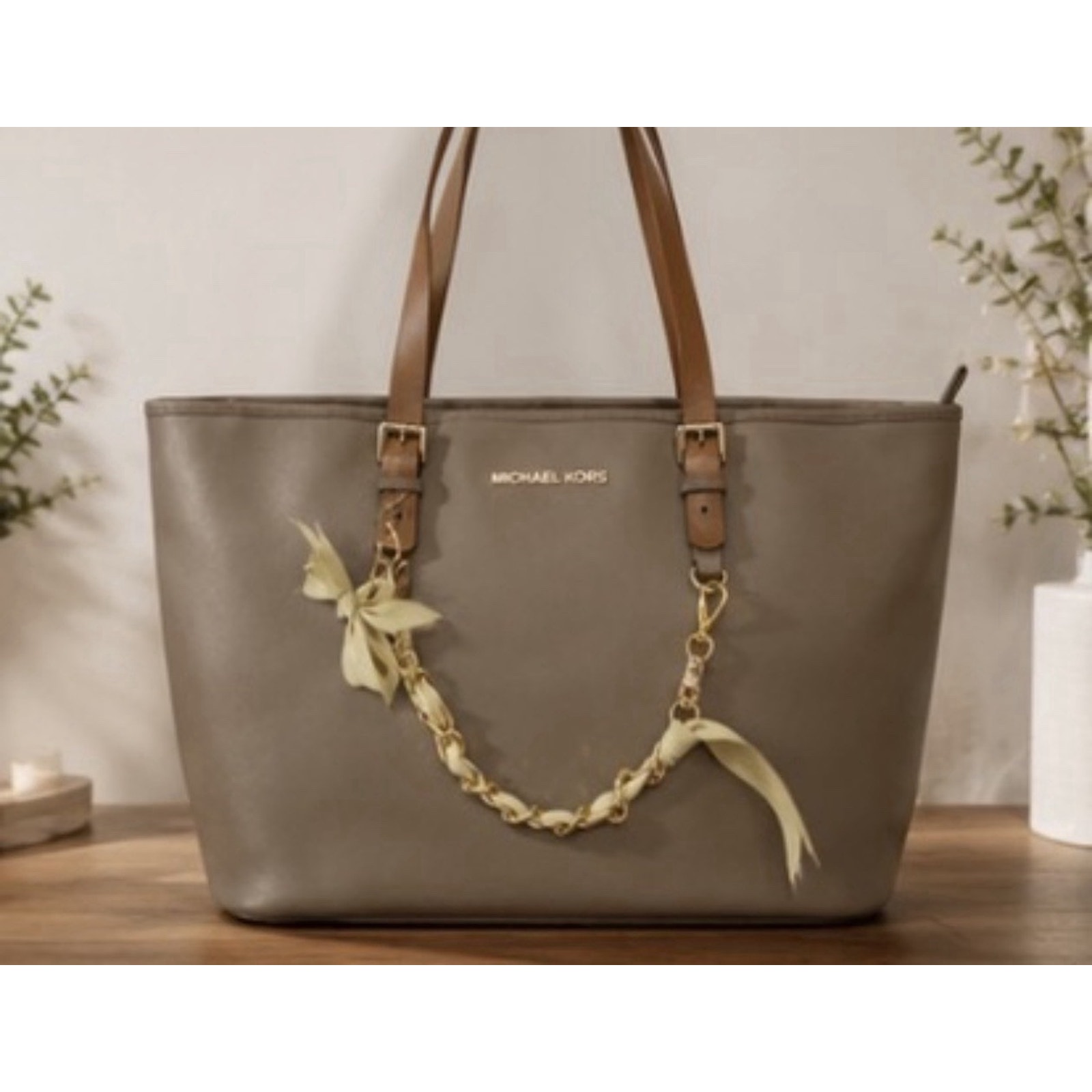 Michael Kors Large Saffiano Leather Tote Bag Taupe Brown Shoulder Purse Gold